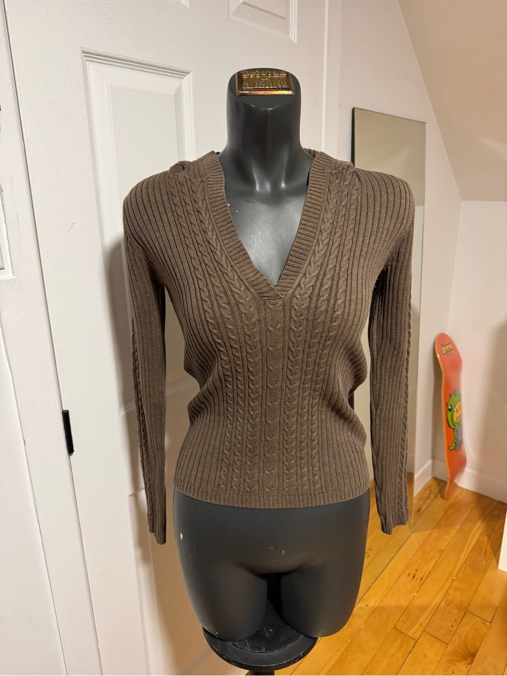 Women's V-Neck Cable Knit Sweater in Brown